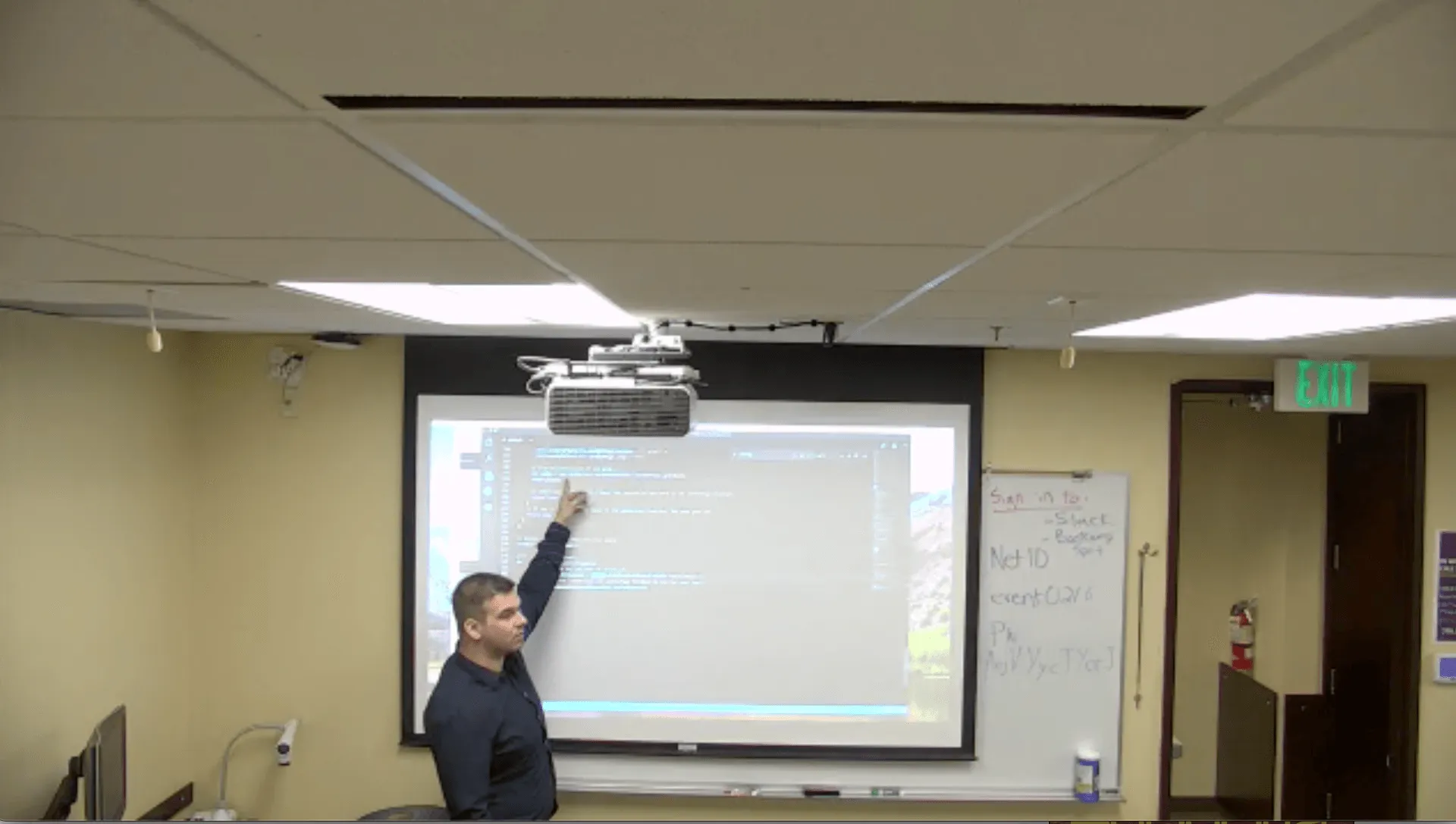 Jonathan Root teaching web development at UW bootcamp